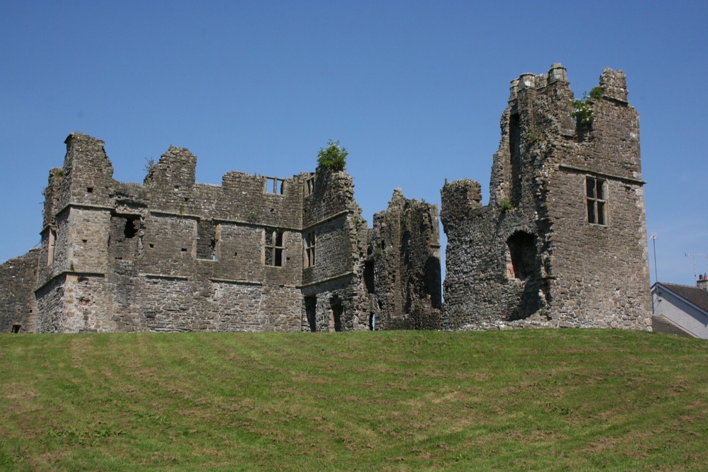 Castle Caulfield, built 1611 to 1619 on the O'Donnellys' own Ballydonnelly, a few miles west of Dungannon. Photograph by the Wikimedia Commons contributor Mulna
